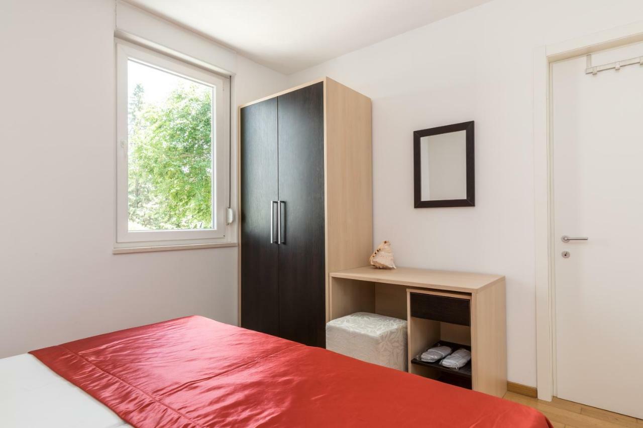 Apartment Marcela With Private Parking Split Eksteriør bilde